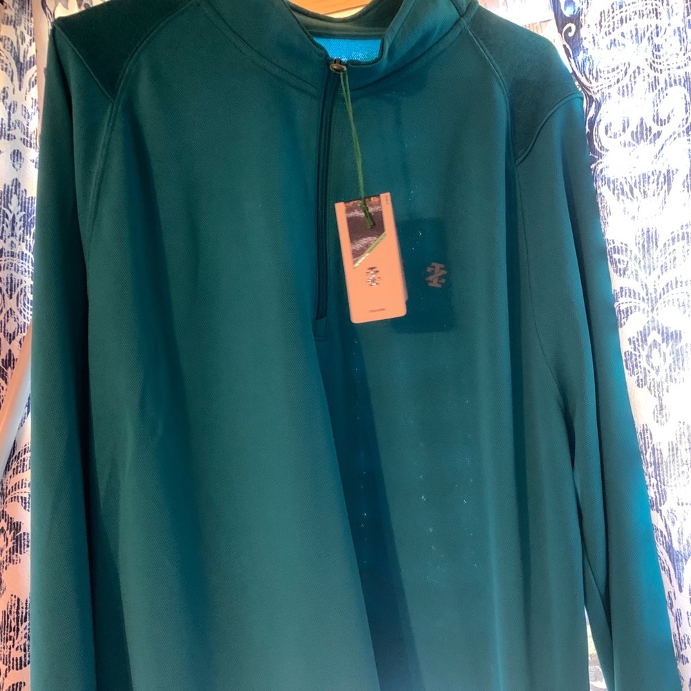 Izod light pull over jacket